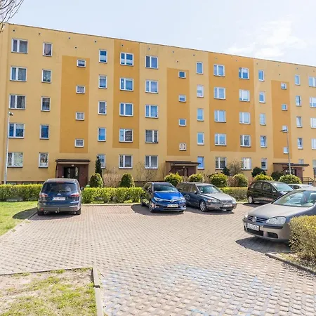 Plac Dabrowskiego アパート ウストカ