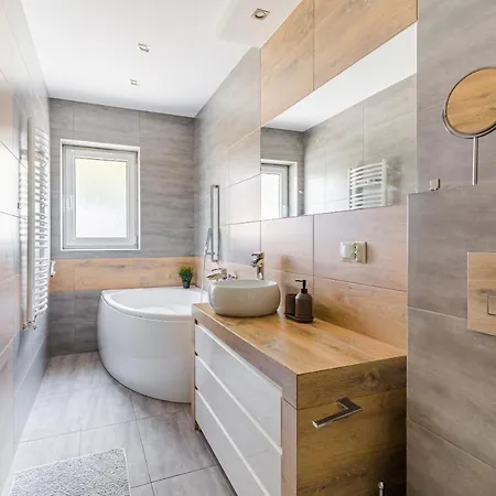 Plac Dabrowskiego アパート *