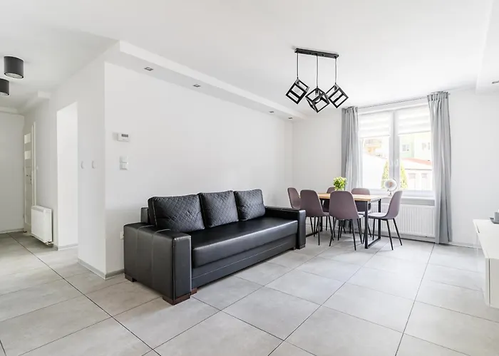 Plac Dabrowskiego * Ustka